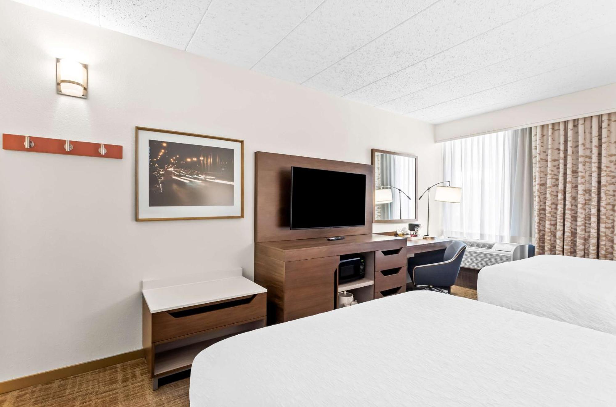 Hampton Chicago-naperville