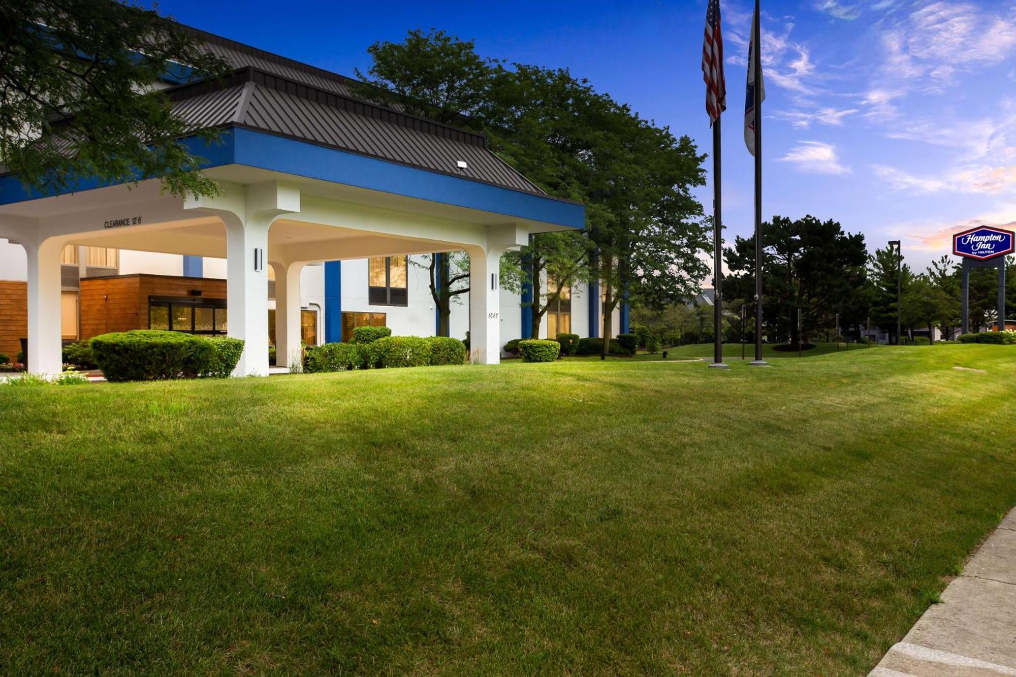Hampton Chicago-naperville 3*