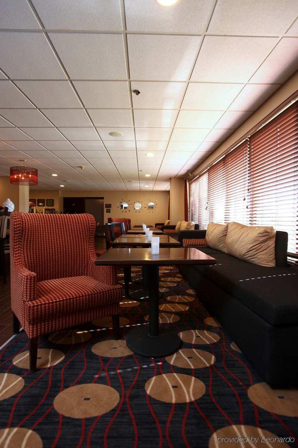 Hampton Chicago-naperville 3*